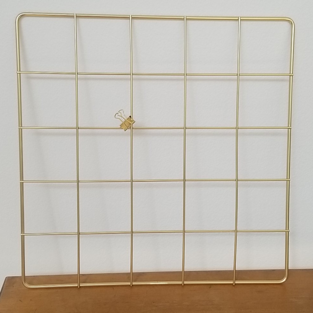 NWOT Metal Collage with Clips